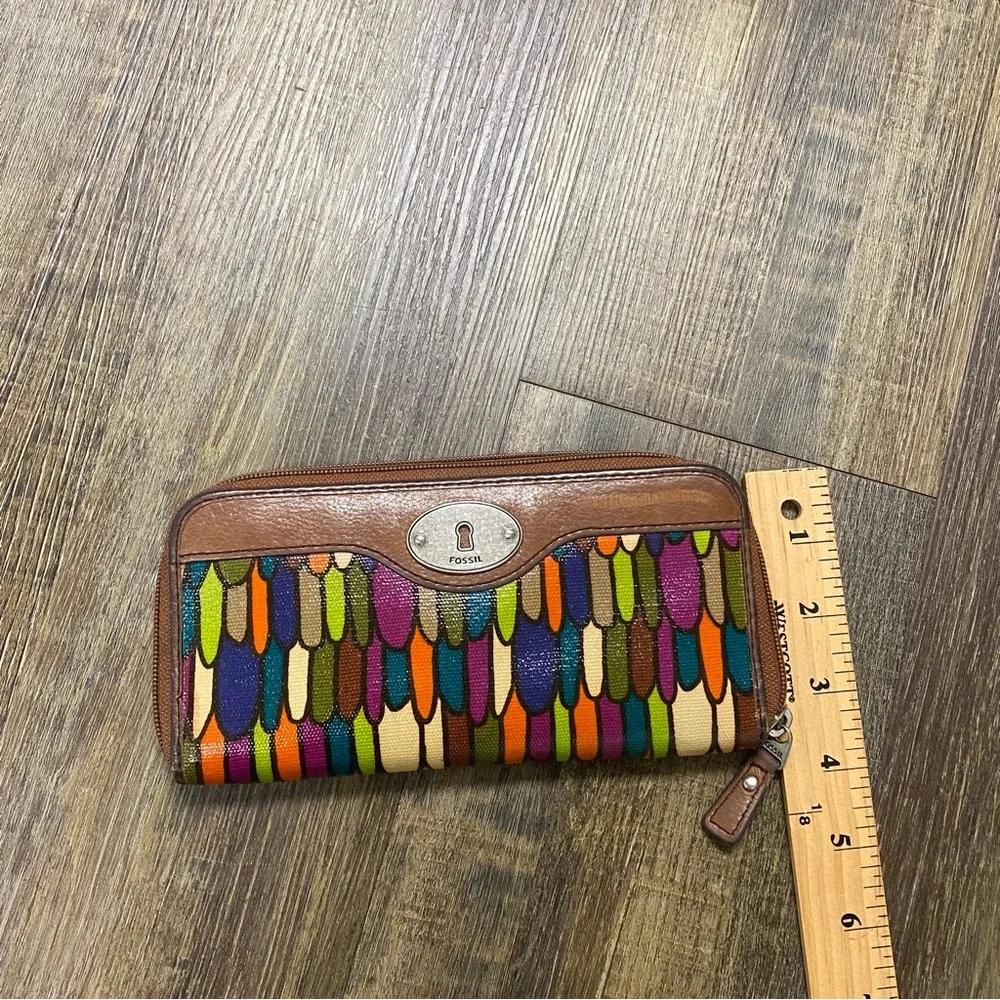 Fossil Colorful Feather Pattern Zip Around Wallet Card Check‎ Receipt Holder